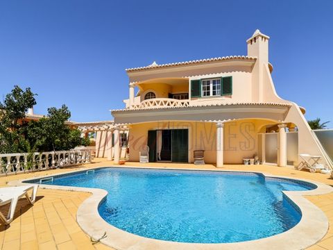 Deal Homes presents, Charming 3 bedroom villa located in a privileged area, within walking distance of Porto de Mós, the beach and various local services and shops. Composed of ground floor, first floor, basement with 2 apartments and garage, it has ...