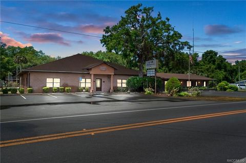 Nestled in Inglis, Florida, Levy County, Prime Multi-Unit Office Complex offers a gateway to 'Florida’s Natural Paradise'. Conveniently located near the intersection of Highway 40 and US 19, this commercial gem spans nearly a city block, boasting 180...