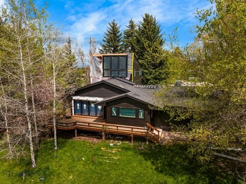 INCREDIBLE OPPORTUNITY to own an exceptionally located home on approximately 0.5 acres in Bozeman's coveted South Side, Sour Dough Creek neighborhood & finish your new home to your taste. This 3,340 sq ft floor plan boasts 4 beds, 3.5 baths, a 2-car ...