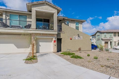 Luxurious almost new fully furnished townhome in a gated community where you can kick back and relax in a stylish space. The unit has black out curtains in all rooms ensuring rest and quiet for busy professionals who work swing shifts. Furniture avai...