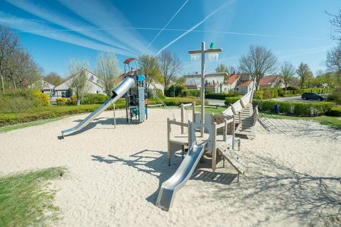 This appartment is centrally located in a small complex with no more than two floors in the spacious holiday park Parc Port Greve. The holiday park is located on the beautiful Grevelingenmeer, on the edge of the town of Brouwershaven, not far from th...