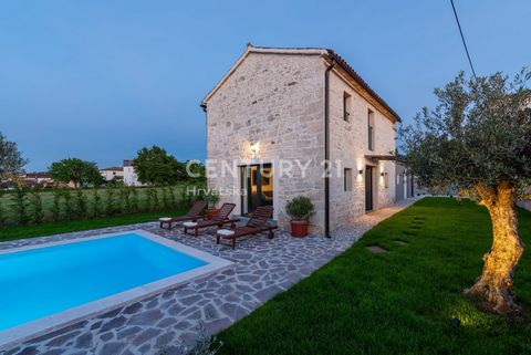 For sale is a beautiful stone house with a pool in an idyllic village located just 8 kilometers from the center of Poreč, one of the most beautiful coastal towns in Istria, Croatia. This house represents a true oasis of peace and privacy where you ca...