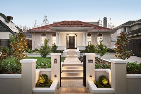 Beyond the evocative exterior profile of this c1920’s Arnaud Wright period residence, a brand-new luxury oasis has been brilliantly curated by award-winning GOLDEN to effortlessly provide the luxury, space and sophisticated style to create a family h...