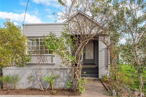 Completely refurbished vintage bungalow in West Petaluma's Historic Warehouse District! 1 Bed/1 Bath with open floor plan living spaces and custom kitchen. Modern function meets Boho Chic! Naturally light and bright that lives like a vacation. Enjoy ...