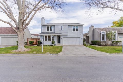 Honey, Stop the Car! This beautifully updated home in the sought-after Bentley Square community offers privacy, tranquility, and unbeatable convenience. Tucked away on a quiet street with no through traffic, only residents drive by, creating a peacef...