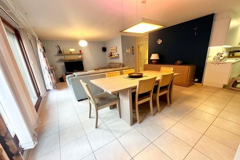 Dit ruime appartement met 2 slaapkamers, gelegen in de buurt van het casino in Middelkerke, biedt de perfecte plek voor een ontspannen vakantie aan zee. Met een heerlijk terras waar u kunt genieten van de frisse lucht, ligt dit appartement op slechts...