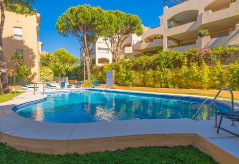 Beachside Elviria Apartment, with three bedrooms and two bathrooms. This property, completely renovated, comprises an ensuite bedroom plus two more ample bedrooms sharing one complete bathroom, a wide living room with access to the glass curtain clos...