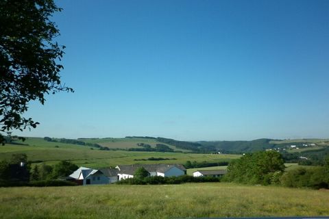 Hier worden vakantiedromen werkelijkheid... Laat de stress van het dagelijks leven achter u en geniet van de betoverende ambiance van onze Eifel Lounge Fines. Puur natuur, rust en luxe in het hart van de Eifel. De frisse lucht en het prachtige landsc...