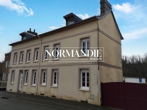 Find 14 additional photos on the LH immo website. Only a few minutes from Maromme and Barentin, discover this house full of character, combining authenticity and modernity, in a peaceful and green setting. From the outside, its elegant façade and its...