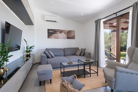 The villa in Mali Vareški has 2 bedrooms and capacity for 5 persons (max. 4 adults). Accommodation of 70 m² tastefully-furnished and has a fully-equiped kitchen, It has garden and swimming pool. The property is located 1 km supermarket, 1 km bus stat...