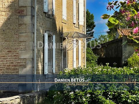 A vendre COULON (79) maison de charme en campagne 200 m², 7 pièces, terrain de plus d'1 ha