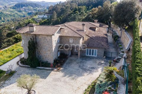 Identificação do imóvel: ZMPT549286 Quinta T4 com piscina interior, banho turco e Vista Rio Douro - Alpendorada Marco Canaveses A Quinta do Convento, com 15.943m2 (1,6ha) e vista panorâmica para o Rio Douro, destaca-se como uma propriedade de referên...