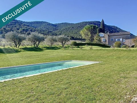 Domaine 330m² habitables avec piscine et vignes