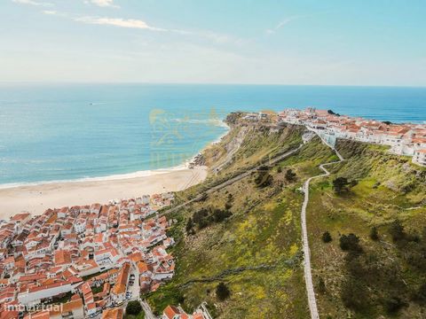 Apartamento T2 com Vista Mar – Totalmente Remodelado na Nazaré Vista privilegiada sobre o oceano, conforto moderno e localização tranquila a poucos minutos da praia. Este apartamento T2 totalmente remodelado distingue-se pela sua vista panorâmica sob...