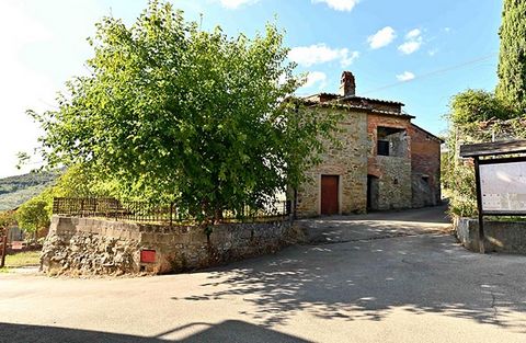 Introduction Tuscan-style house on two levels plus mansard in a quiet location inside a small village of Etruscan origin, a few kilometers from Castiglion Fiorentino. Type: Residential Square Meters: 215 Rooms: 10 Land (sqm): 27000 Energy Class: G Pr...