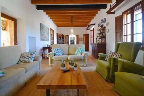 Welcome to our fantastic VERI ALT finca with space for up to 6 people and a private 7 x 4 m saltwater pool. The house was recently restored and is located in a wonderful place in full contact with nature. There are sheep, horses and a variety of nati...