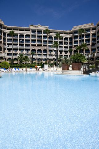 Les appartements du Maeva Cannes Verrerie bénéficient d'un excellent emplacement dans le quartier de Cannes-la Bocca, avec des appartements 