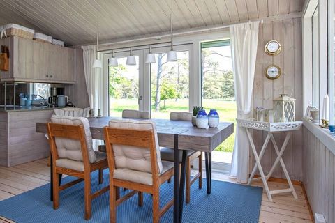 Gemütliche, kleine Ferienoase mit eigenem Charme und wohnlichem Stil. Liegt in der Nähe der Nordseeküste und der vielen Sehenswürdigkeiten von Skagen. Sie wohnen hier in einem Ferienhausgebiet inmitten wunderschöner Natur und ruhiger Umgebung, perfek...