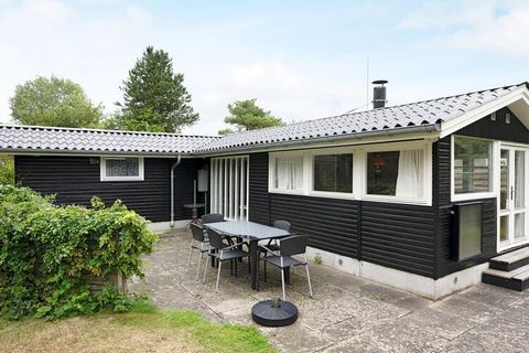 Cottage with 2 heated annexes, which the teenagers will love to live in. If you have small children with you, there is plenty of space in the bedroom in the house or the extra bed in the living room. There is an open and covered terrace. The covered ...