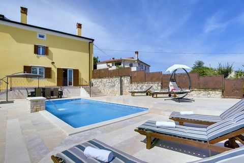 This alluring holiday home in Rovinjsko comes with 4 bedrooms and hosts 10 people comfortable. It is perfect for a group or families with children to enjoy the beautiful surroundings with a private swimming pool and air conditioning. You can enjoy su...