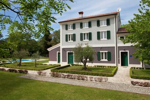 Located in the middle of a large lawn, this holiday home in Pula is peaceful with 6 bedrooms and spacious for 14 guests. It is ideal for a group or families with children for spending a relaxing time with a private swimming pool and billiards. proxim...