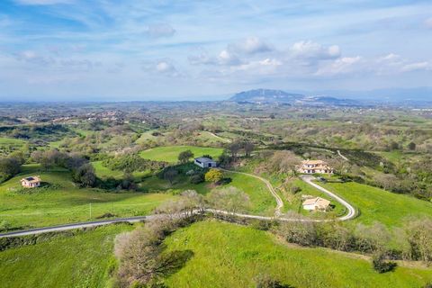 Farmhouse Estate - Villa - Magliano Romano, Rome Coldwell Banker is pleased to present, at 25 km from Rome and 60 km from the Rome Fiumicino Airport, precisely in the Roman countryside of Magliano Romano, place of historical finds dating back to the ...