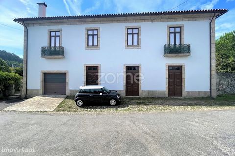 Property ID: ZMPT552423 Detached house T4, in stone, with attached land and good sun exposure, composed of ground floor and first floor, located in the vicinity of the village of Ponte da Barca. 1st floor: - Kitchen furnished and equipped with oven, ...