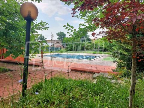 Pour plus d’informations appelez-nous au: ... ou 02 425 68 57 et indiquez le numéro de référence de la propriété: ST 82149. Nous offrons à votre attention une maison entièrement équipée avec piscine dans le village de Granitovo, qui est situé à seule...
