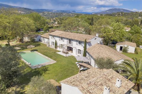 Near Valbonne: joint sole agent, residential area, beautiful property south facing in a peaceful location enjoying a view of the countryside and the mountains offering: entrance hall, large and bright living room with fireplace, dining room, fitted k...