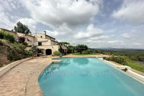 In absolute calm, on a beautiful plot of over 9 HA with open views of the hills and the sea, exceptional property made up of several houses with a total of 450m². The main villa of approximately 300m² consists of a large living room with fireplace, k...