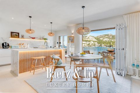 This newly renovated flat (year 2022) with 2 bedrooms with fitted wardrobes and 2 bathrooms (1 en suite) is located in the centre of Port d'Andratx, a beautiful coastal town on the island of Mallorca. The flat offers stunning views of the sea from it...