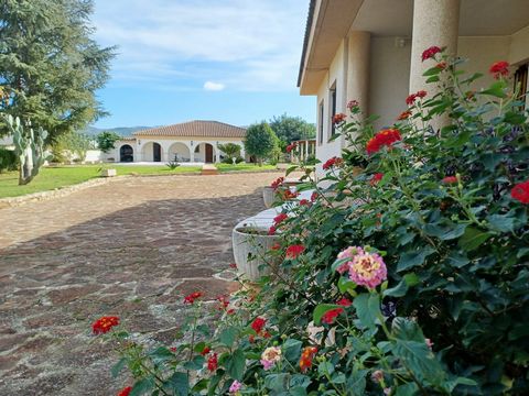 Spectacular villa for sale in Ontinyent Close to the city privileged environment Nice access pergola Living room with wood stove and split hotcold air conditioning Kitchen with wooden furniture granite bench and pantry Laundry room with access to the...
