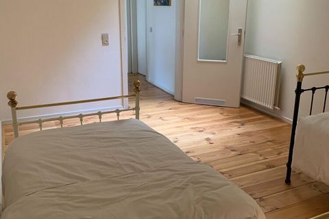 Stay in this elegant apartment near the Belgian-German border, which is equipped with a garden and a barbecue. It is very suitable for holidays with family or friends. The center of Büllingen is 4.3 km from the house and you will find nice shops, a c...