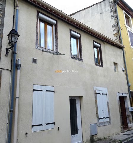 I invite you to discover this large townhouse with terraces located in the center of Limoux, close to all shops, doctors, schools, colleges and high schools. Possibility to create two apartments with terrace and independent entrance or a nice family ...