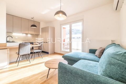 Špansko, the first rent of a one-room apartment with a closed area of 35 m2 on the seventh floor of a newly built residential building with an elevator. It consists of an entrance hall with a built-in wardrobe, a kitchen, a living room with access to...