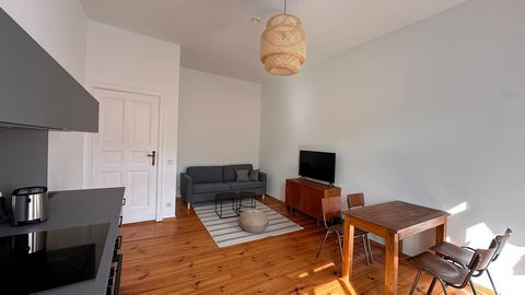 Fine and small 2 room old building flat. The apartment is completely equipped with stylish furniture.  In a classically beautiful old building.  The whole building was lovingly renovated a few years ago.  This apartment is located in front house. Par...