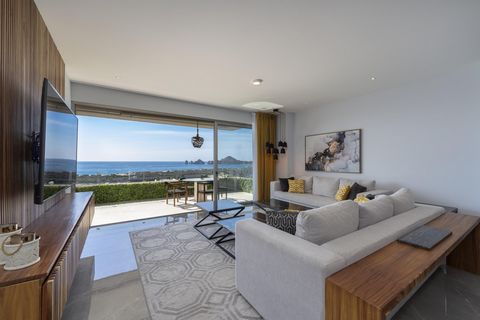 Amazing 3 bedrooms condominium fun and beautiful furniture turnkey.The location is perfect near restaurants plaza Novva groceries school and hospital's.Also is a few minutes driving to Down Town Cabo Marina. List Price 820 000 Price Change ... Days o...