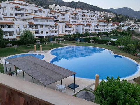 In the well known urbanization Tio Charles, we present this beautifully refurbished and furnished flat with two bedrooms and two bathrooms. It is located in a very well communicated area, with easy access to the motorway and close to tourist attracti...