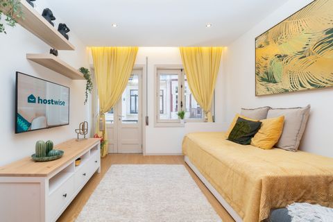If you are in Porto as your new base for the following months, this apartment will surely be the ideal choice. Located in Porto's historical centre, you will have at your disposal a comfortable and modern environment, with all the facilities you may ...