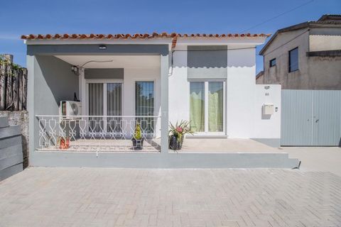 Discover this charming and fully renovated house in Santa Luzia, a picturesque location situated between the vibrant city of Figueira da Foz and the tranquil village of Paião. With easy access to main roads, this property offers a perfect combination...