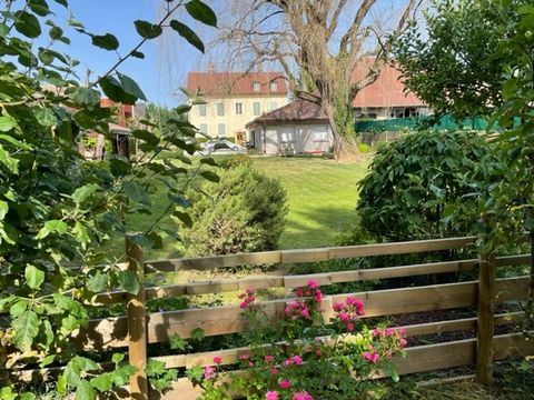 5 MINUTES MONTBELIARD SPECIAL LIBERAL PROFESSIONS, INVESTORS OR LARGE FAMILY HOUSE THAT CAN COMBINE RESIDENTIAL AND PROFESSIONAL PART, RARE AND VERY RESEARCH IN THE HEART OF THE CITY CENTER 5 MINUTES FROM MONTBELIARD, A LOT OF CHARM AND WARMTH FOR TH...