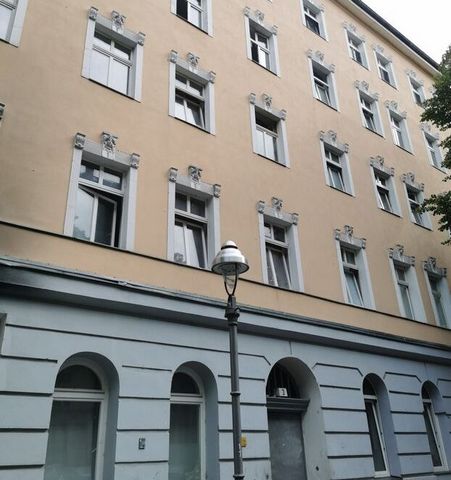 Address: Berlin, Lutherstraße 3 Property description Building Five attractive rooms make up the apartment. which is currently rented. The property is located in a house built in 1910 and is heated by central heating. A current energy certificate is a...