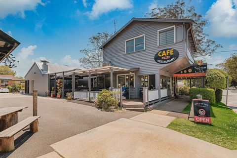 Oxbridge Global Real Estate is proud to present for sale the FREEHOLD of 23 and 23A Main Street, Tamborine Mountain and the 