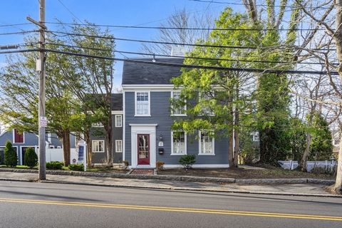 Own a piece of Marblehead history with this beautifully restored 1753 antique, originally built as the rectory for St. Michael's Church. Boasting original crown moldings, wide pine floors, raised paneling, decorative beams, and high ceilings, this 8-...