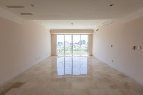 Opportunity in the city center! Penthouse with sea and city view is 75 m from Acropolis. Perfect location. Parking for up to 5 vehicles. Floor #10 but has the master bedroom, family room and large terrace on floor #11. Modern and no one has ever live...