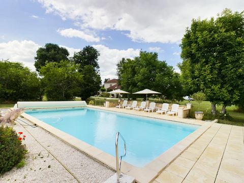 This traditional Maison de Maitre (Manor), dates back to the 16th century when it was the main residence of duke Nicolas de Cazenave. Its architecture oozes the charm one would expect of such an historic property. But beneath its exterior lies a prop...
