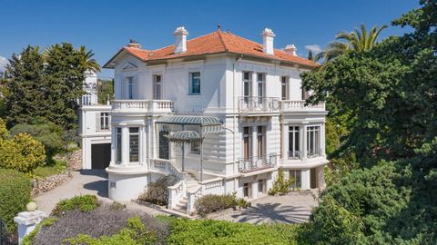 Cannes near the centre exceptional 19th century Belle Epoque residence In a residential area close to the centre, this elegant Belle Epoque-style villa offers 360 m2 of living space. The property also includes a 130 m2 outbuilding comprising a garage...
