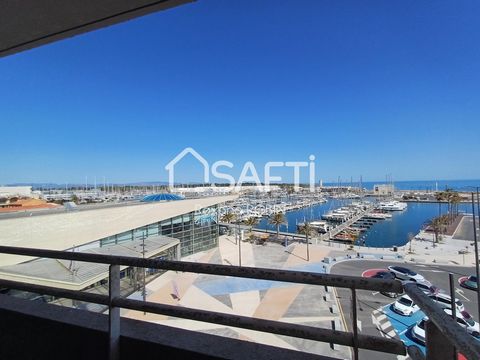 Located in Canet-en-Roussillon (66140), this apartment, located on the 5th floor of a clean and secure residence, offers a breathtaking view of the port, the sea and the mountains. Its immediate proximity to amenities and just a 2-minute walk from th...