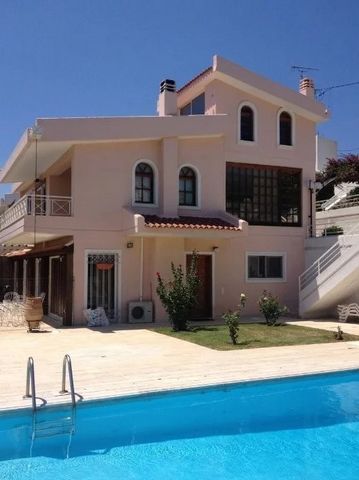 Detached House in Anavyssos for Sale Location: In the beautiful area of Anavyssos, with easy access to the beach and stunning views of the Aegean Sea. Property Features: Size: 280 sq.m. Bedrooms: 4 Bathrooms: 2 WC: 1 Floors: Ground floor and 1st floo...