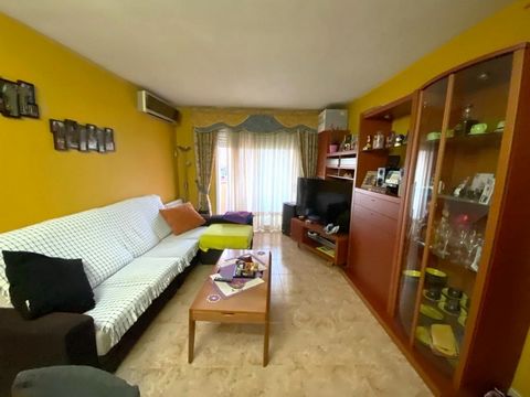 Your new home awaits you in El Vendrell, in the charming area of El Tancat! Discover this magnificent opportunity to live close to all services and just 4km from the spectacular beaches of the Costa Dorada. This bright apartment of 94m2 built offers ...